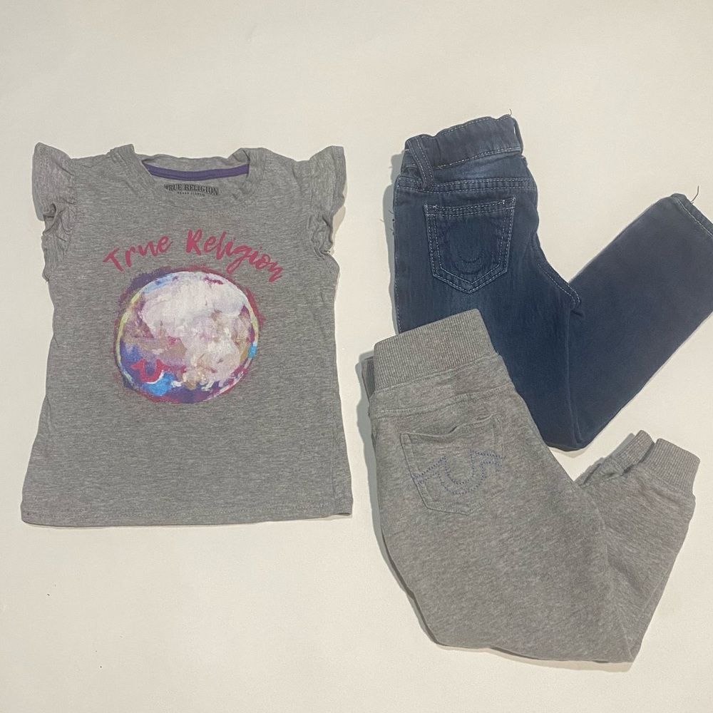 True Religion 4/3T Bundle